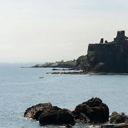 Daire Prua Sul Mare Aci Castello