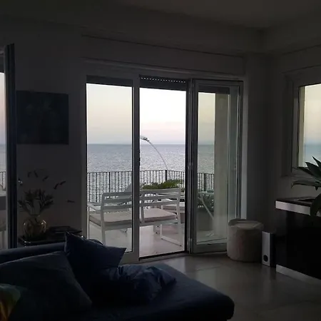 Prua Sul Mare * Aci Castello